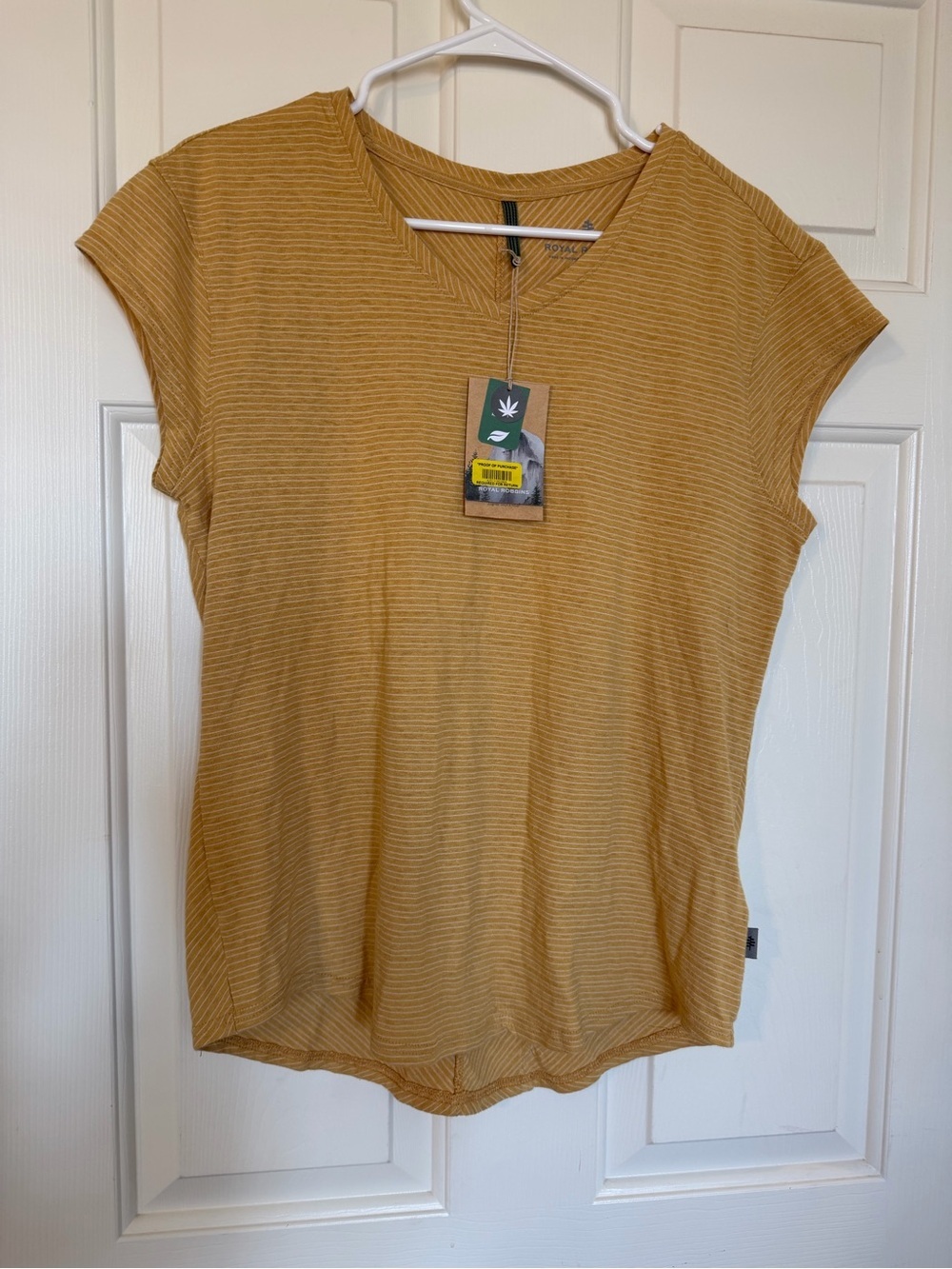NWT Royal Robbins Women's Vacationer V-Neck - size M